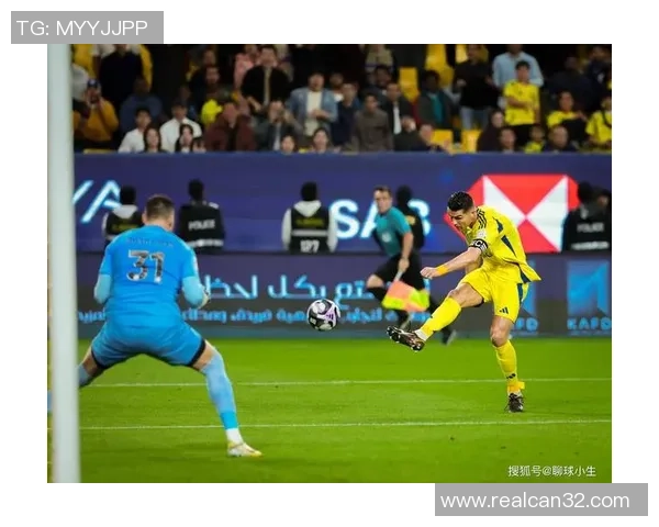 双脚之力：足球巨星如何用脚技征服绿茵场