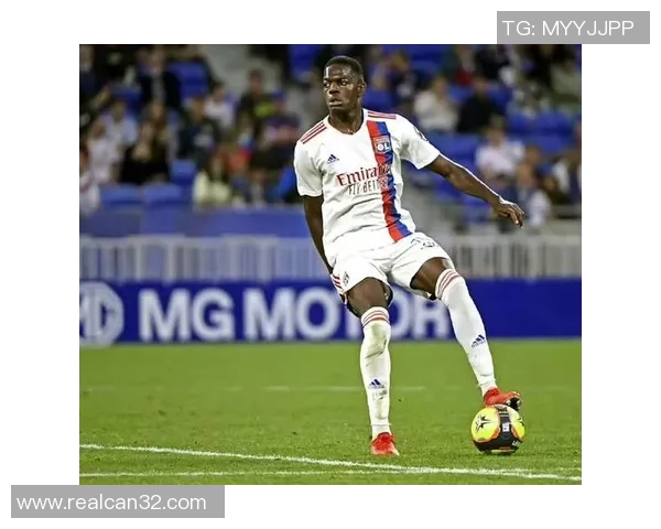 韩国男足球星崭露头角 强势表现引发国际关注与期待